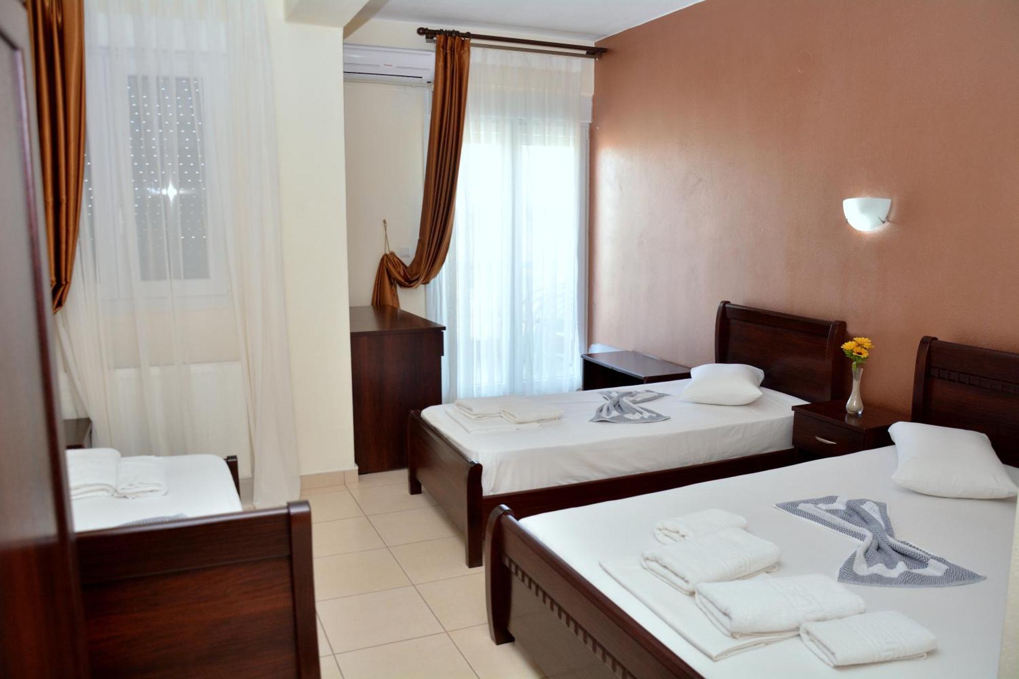 Paralía Hotel Paris מראה חיצוני תמונה