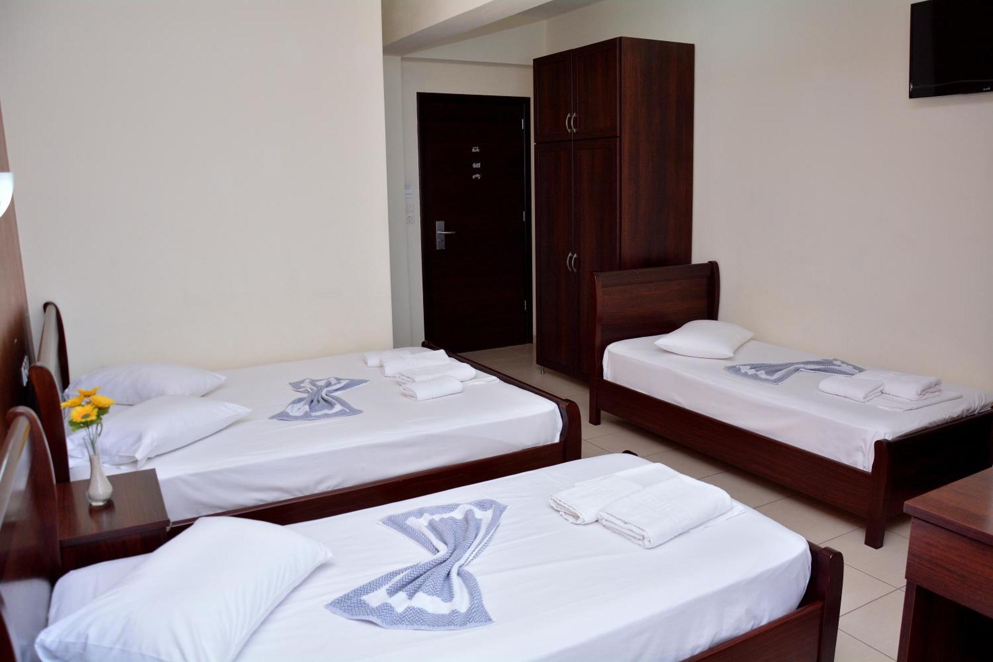 Paralía Hotel Paris מראה חיצוני תמונה